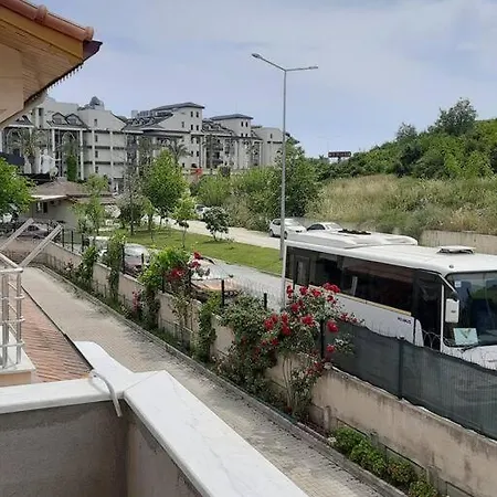 Colakli-3+1 Havuzlu Esyali 6 Kisi Holiday home Side