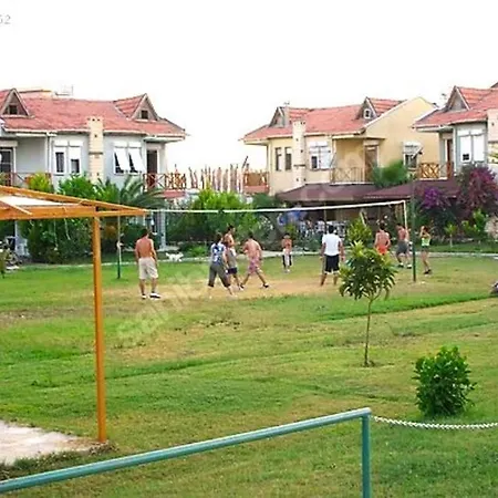 Casa de Férias Colakli-3+1 Havuzlu Esyali 6 Kisi *